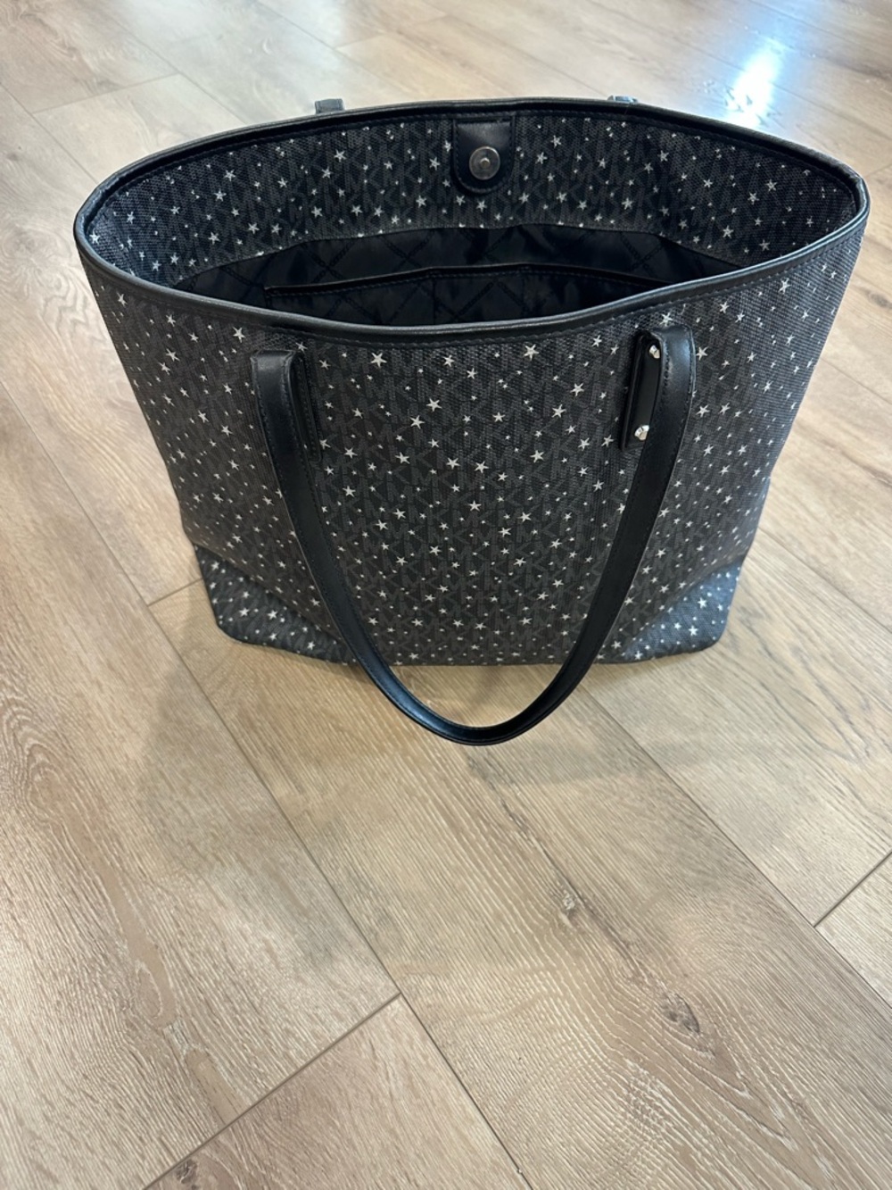 Michael Kors Black Star Tote - Picture 3 of 8